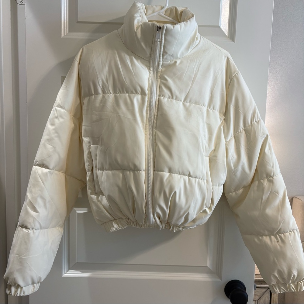 Amazon Women's Off-White Puffer Jacket